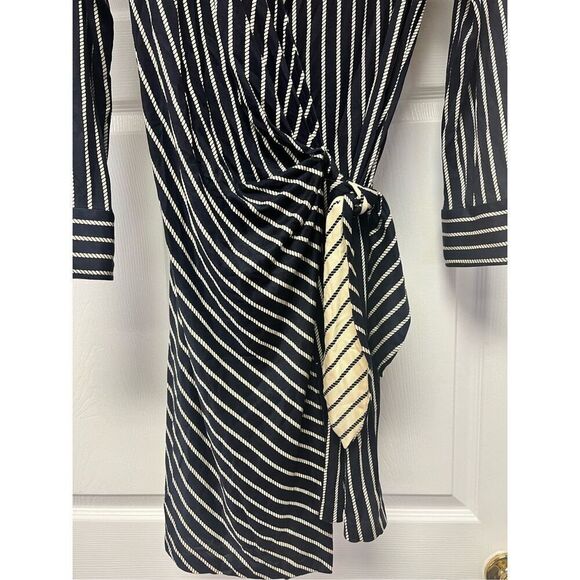 Diane Von Furstenberg Black & Tan Rope Print 100% Silk Side Tie Wrap Dress sz 10 - Picture 2 of 9